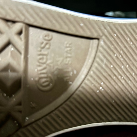 Striped Converse All-Stars - Picture 5 of 14